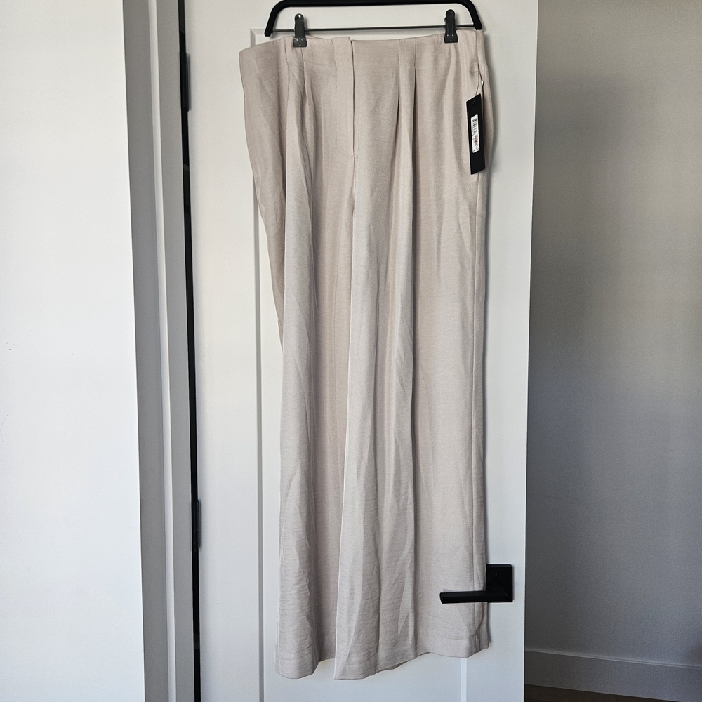 Donna Karan Elegant Beige Wide Leg Pants